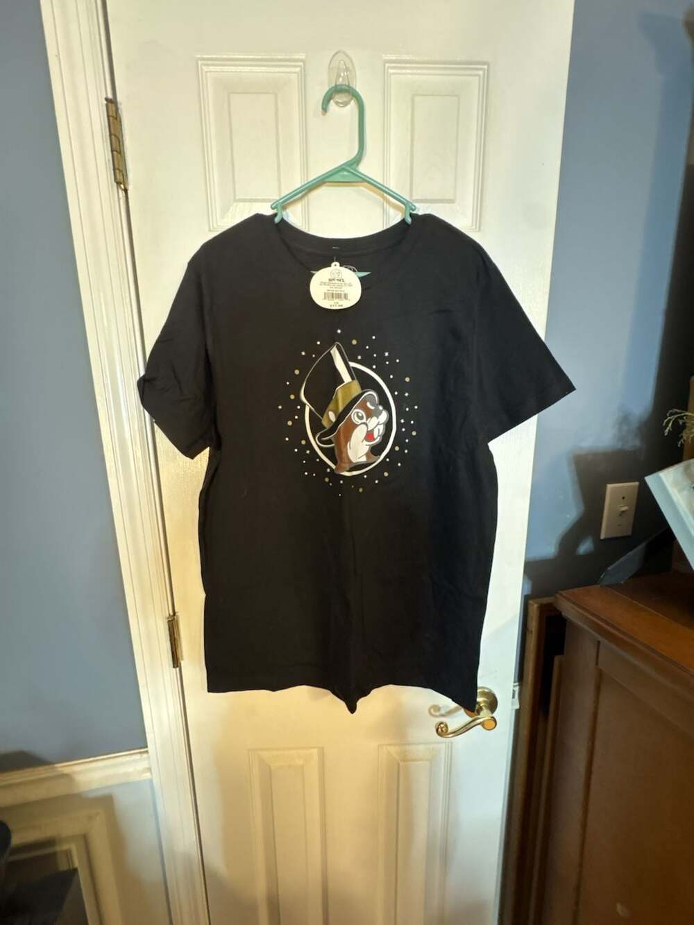Buc-ee's New Year Glow in the Dark Graphic T-Shirt Size Large